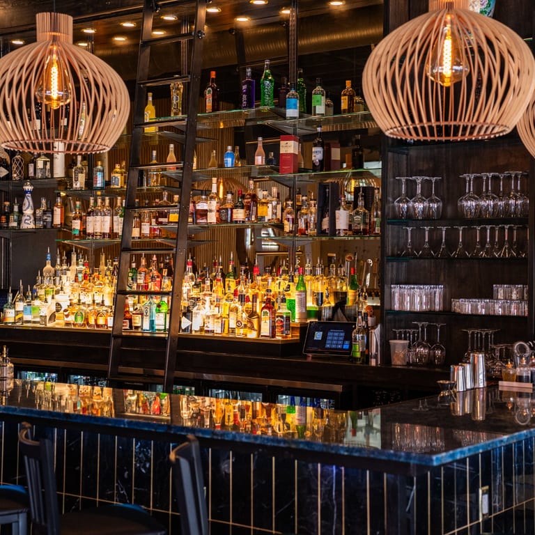 Full Bar